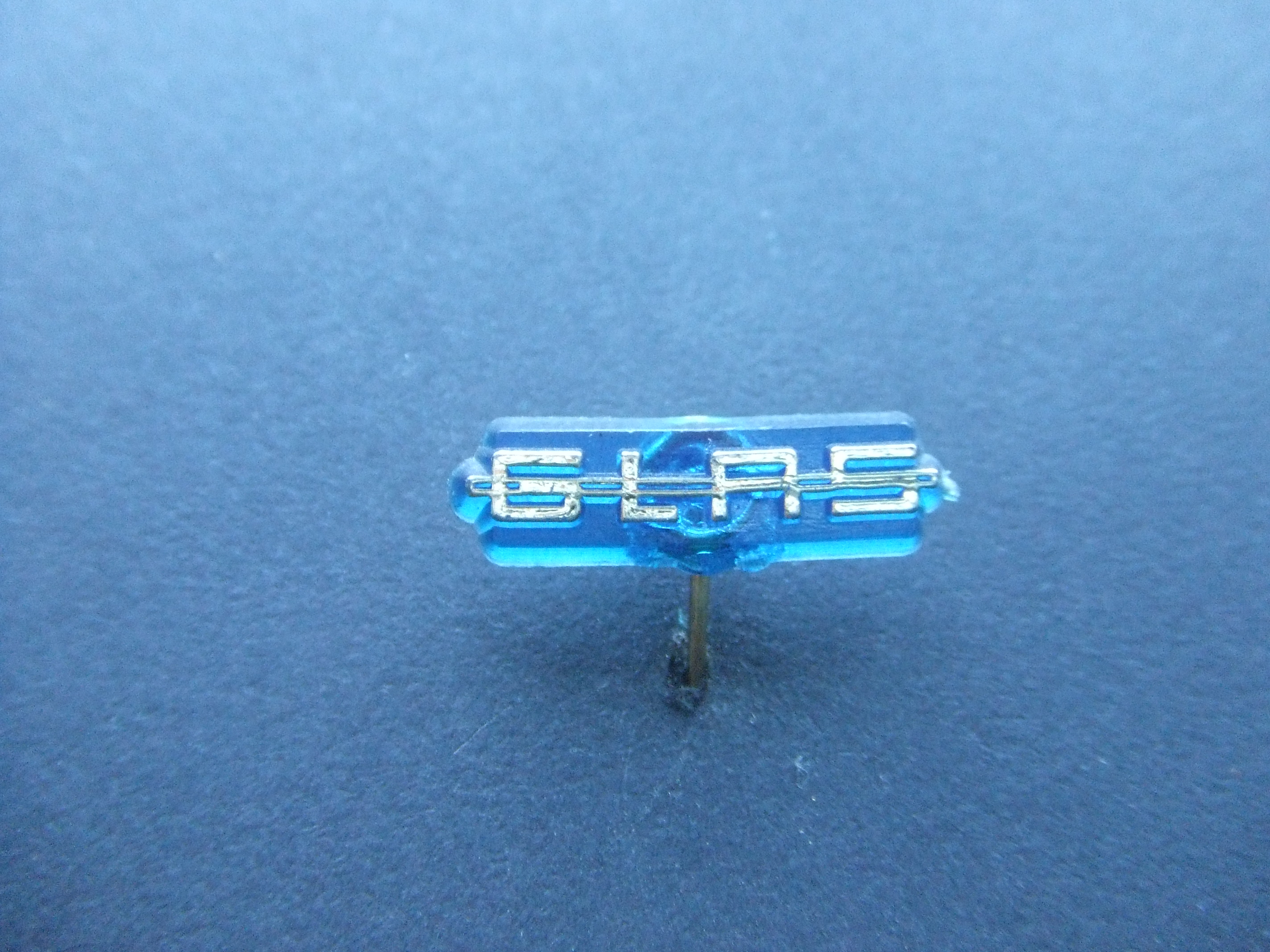 Glas oldtimer auto blauw logo